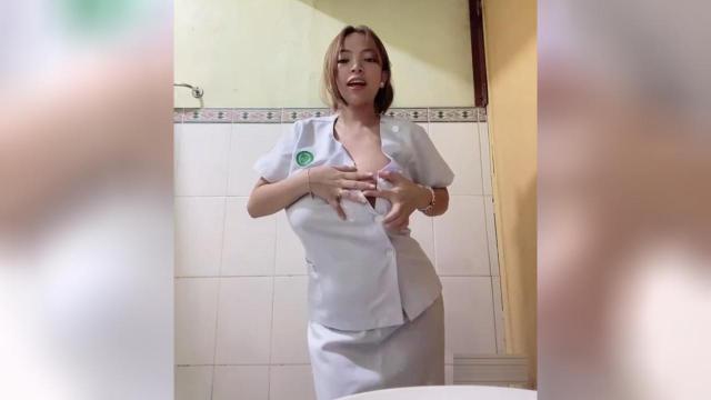 Nagkalikot si Pinay na May Jumbo Melon