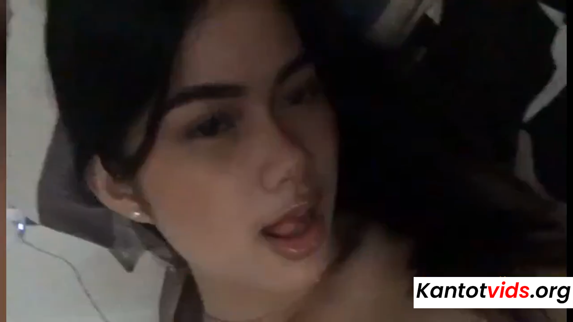 Kinalikot ni Ganda Ang Mahiwagang Biyak