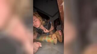 Inuna Pang Magpa-Doggy Bago Pakainin si Doggy