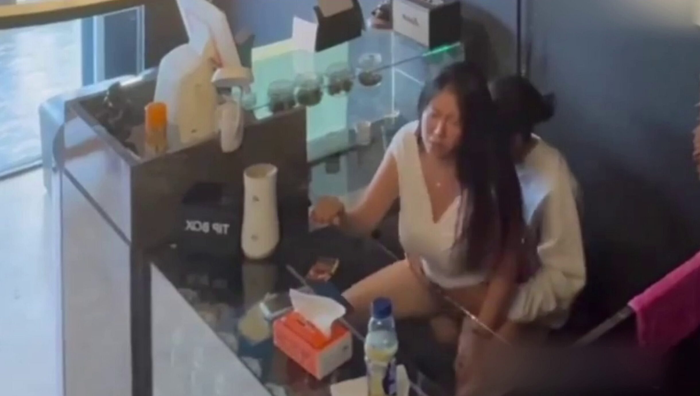 ganito ginagawa nila kapag walang customer grabe ka naman boss manager