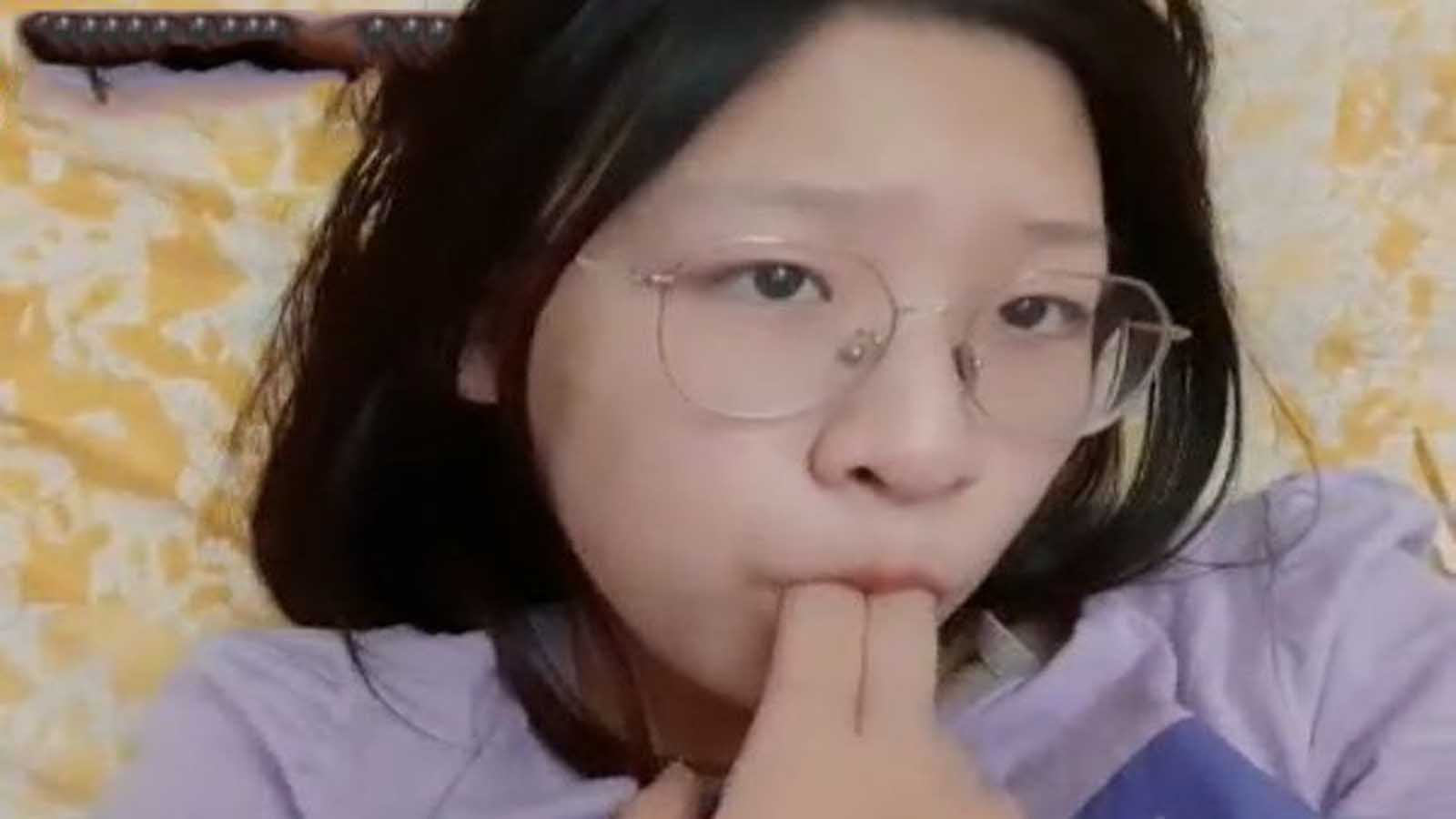 Nasarapan Si Cass Sa Lasa Ng Kanyang Malapot Na Katas