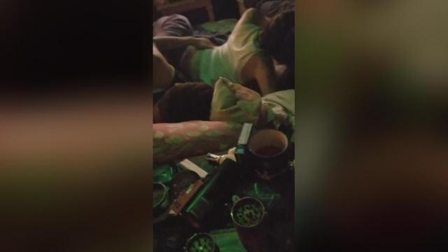 May Nakaisang Kumag sa Kanilang Sleepover