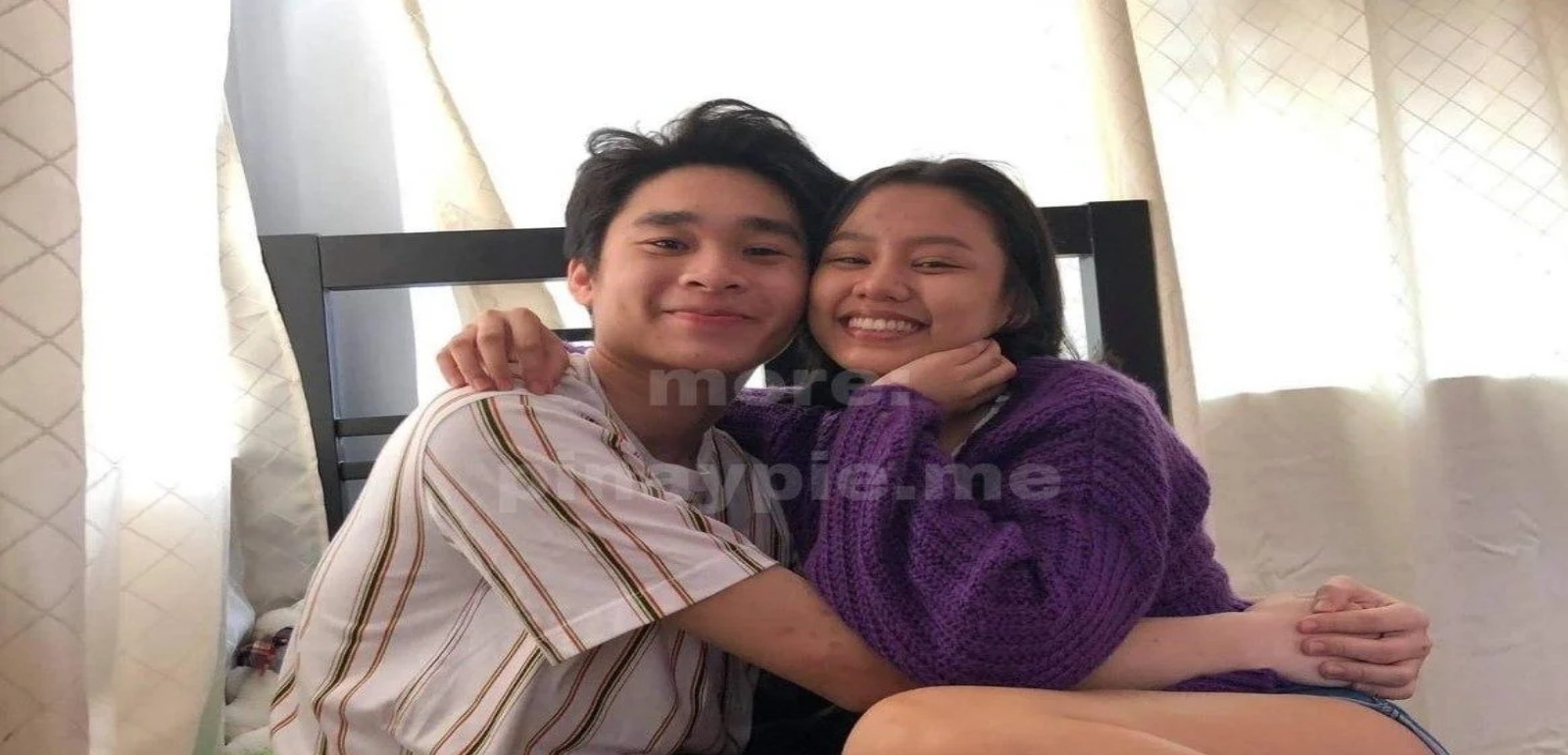 Masarap mag comfort si bespren kinikiliti ako gamit otin